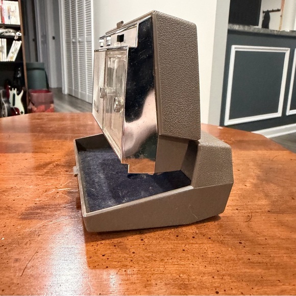 Westinghouse Travel Clock Radio Analog Alarm Mechanical Gray Silver Rectangle - Picture 4 of 5